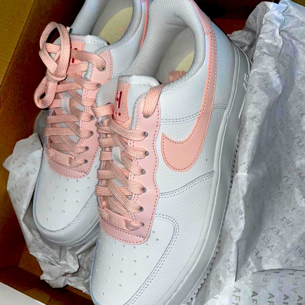 Size 8.5 limited edition airforce1s 🍒